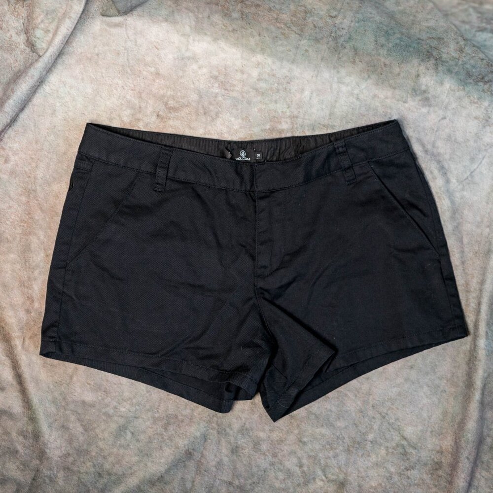 Like New Volcom Black Women's Shorts - Size 30